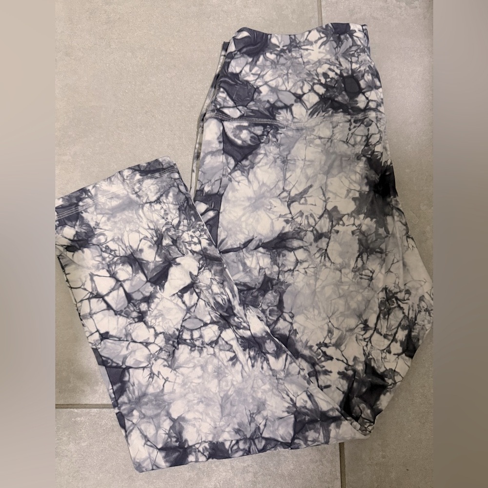 Lululemon Wunder Under Crop Hi-Rise *Full-On Luxtreme Dual Shibori 21" Size 10 - Picture 12 of 13